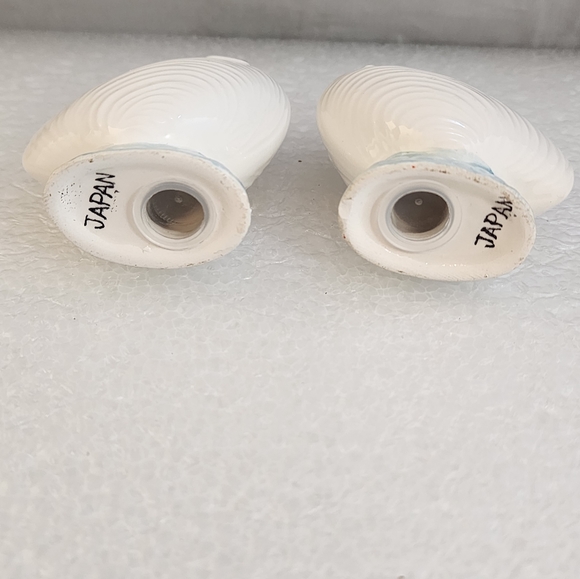 Shiken Bone China Clam Shell Salt & Pepper Shakers - Picture 7 of 9